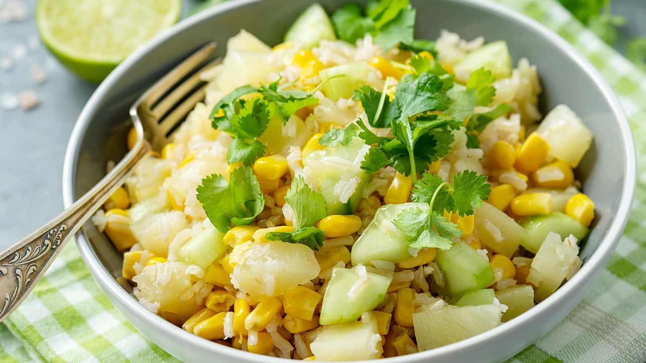 INSALATA DI ANANAS, CUORI DI PALMA E RISO INTEGRALE