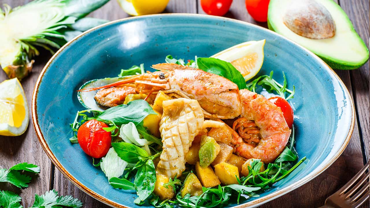 INSALATA DI GAMBERONI E ANANAS