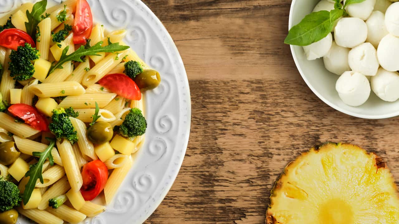 INSALATA DI PASTA CON ANANAS E BROCCOLI