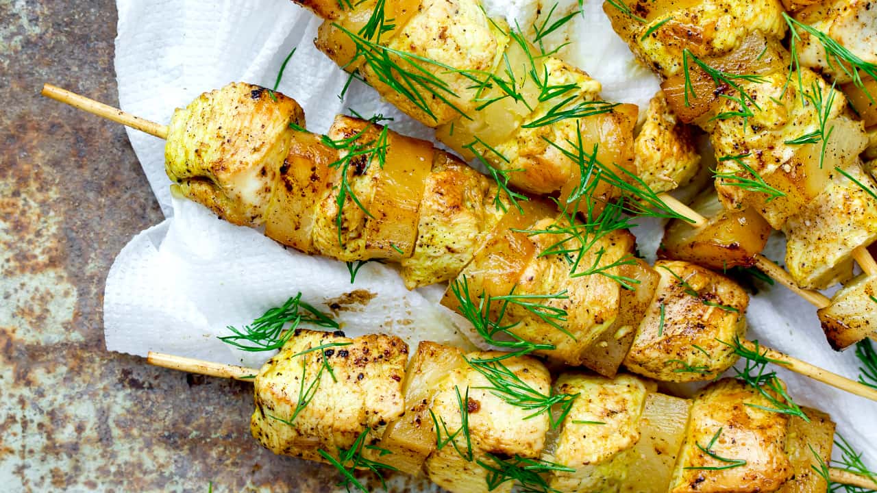 SPIEDINI DI CARNE E ANANAS