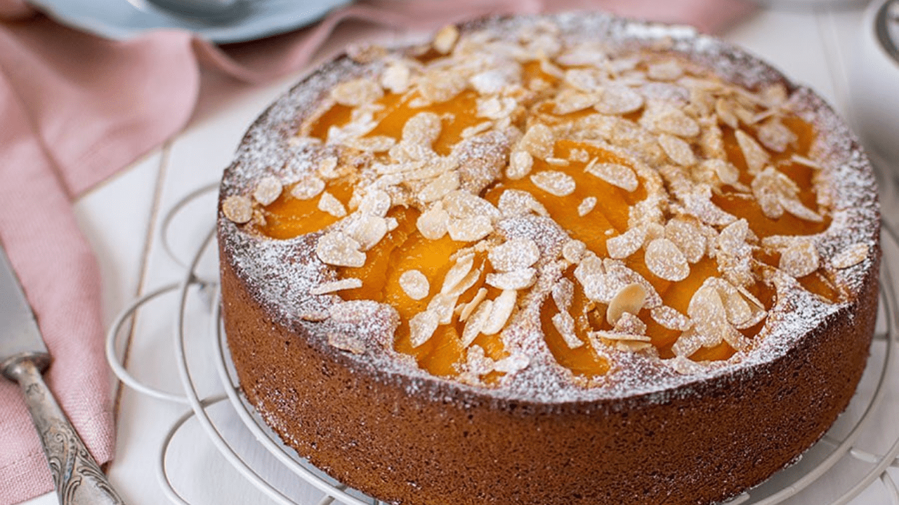 TORTA ALLE PESCHE E MANDORLE
