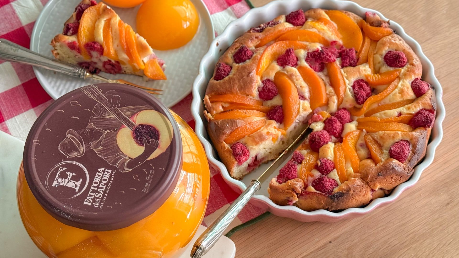 Torta pesche e lamponi