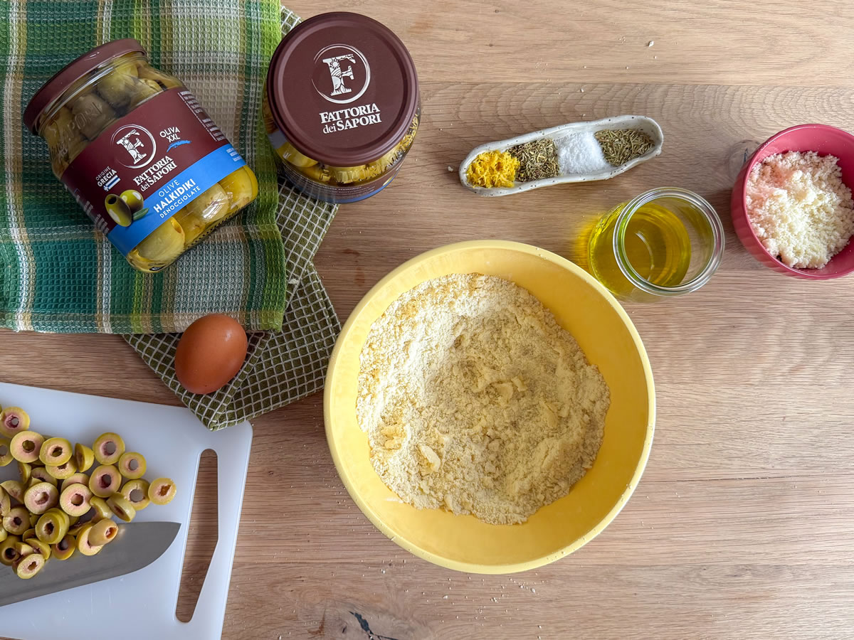 Biscotti olive, timo e rosmarino Biscotti olive, timo e rosmarino