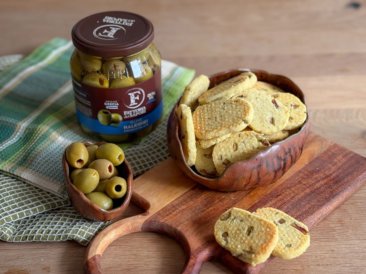 Biscotti olive, timo e rosmarino Biscotti olive, timo e rosmarino